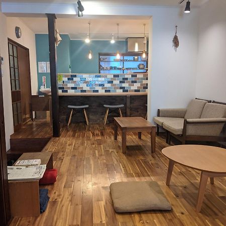 Guesthouse Tomaru Такаяма Экстерьер фото