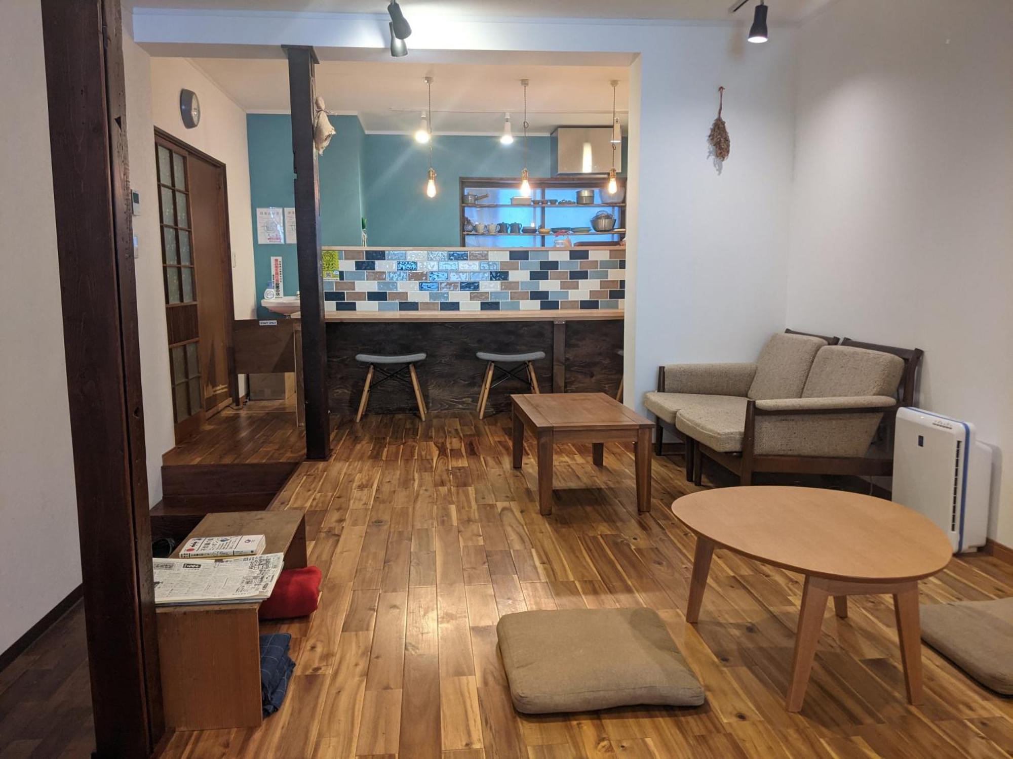 Guesthouse Tomaru Такаяма Экстерьер фото